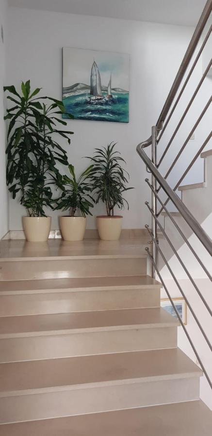 Apartmani Sonja Макарська Екстер'єр фото