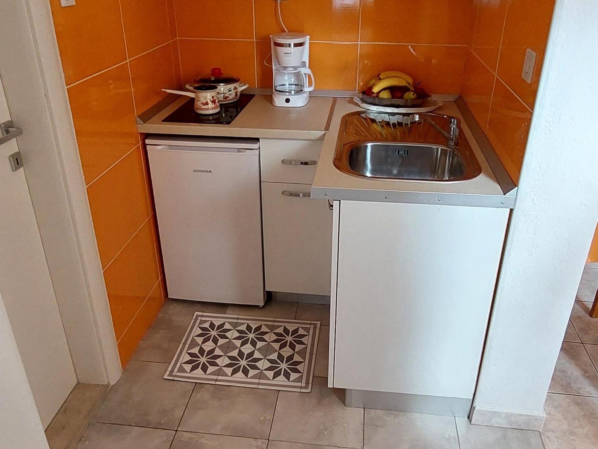 Apartmani Sonja Макарська Екстер'єр фото