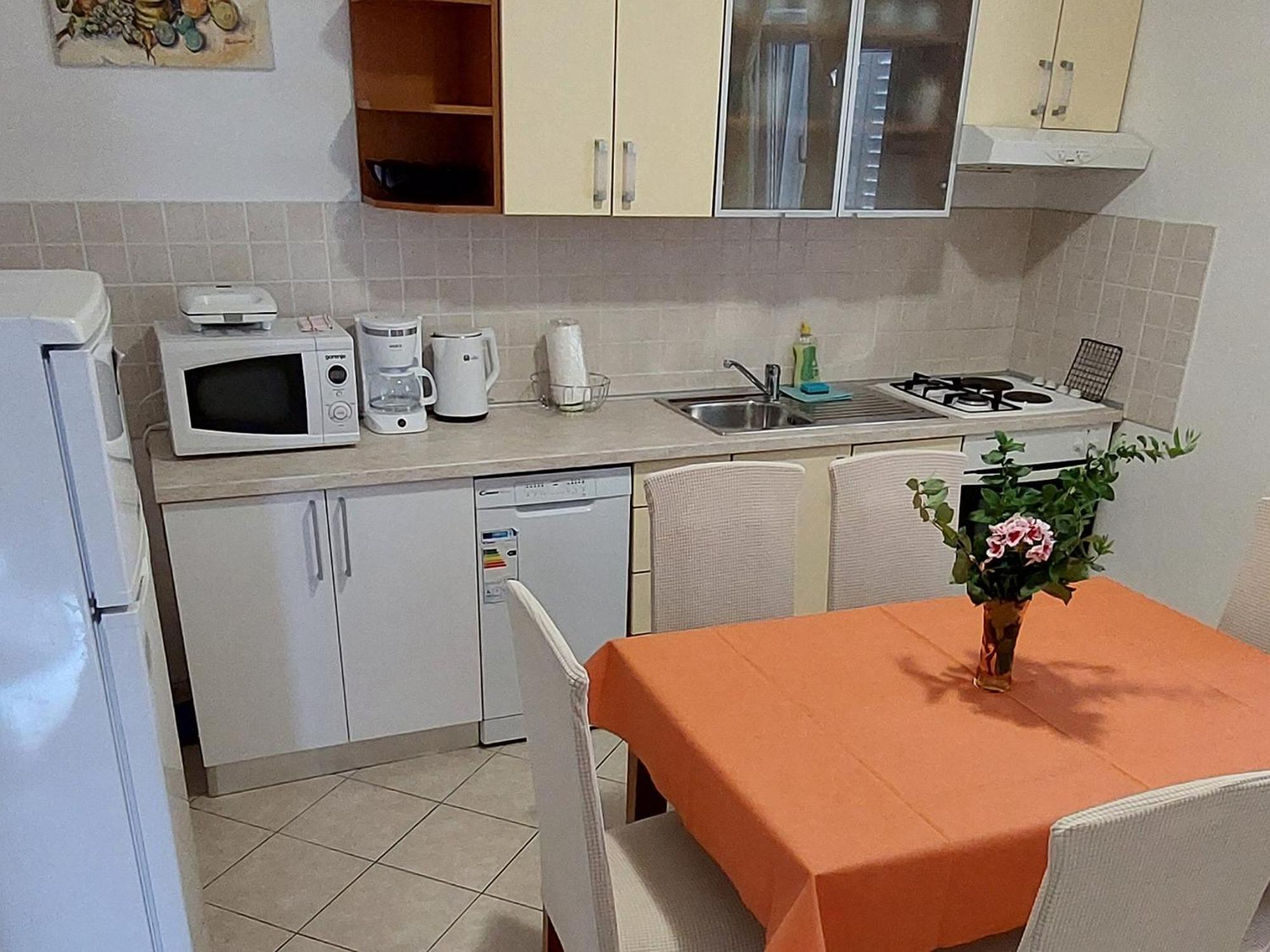 Apartmani Sonja Макарська Екстер'єр фото