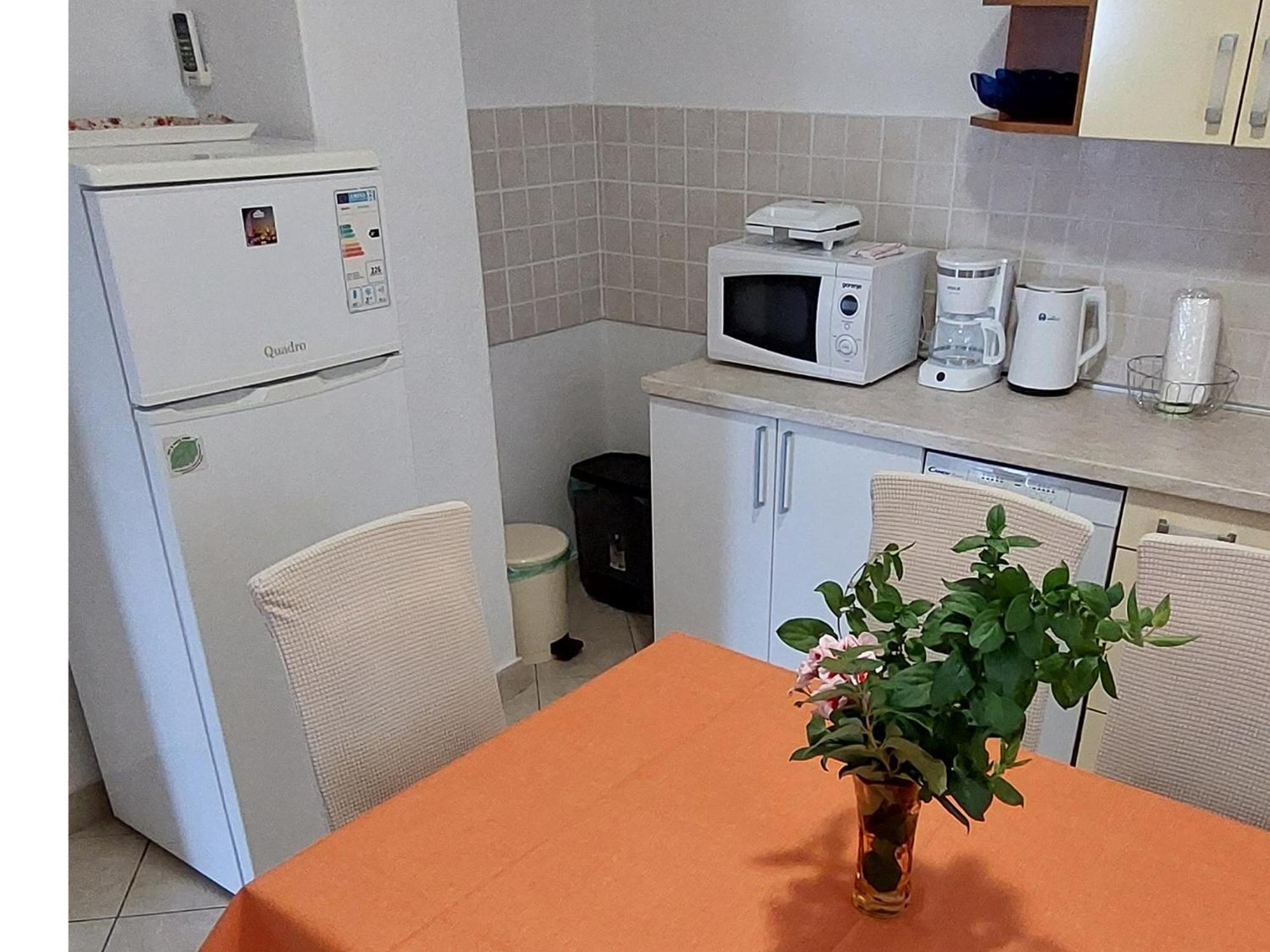Apartmani Sonja Макарська Екстер'єр фото