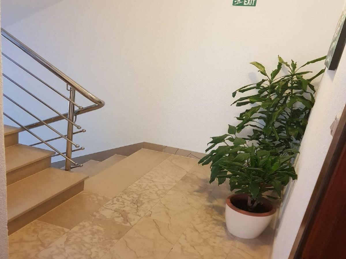 Apartmani Sonja Макарська Екстер'єр фото