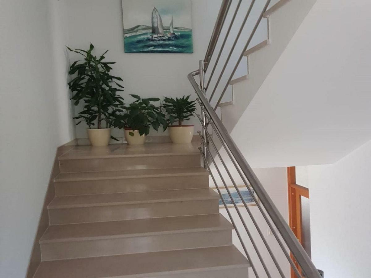 Apartmani Sonja Макарська Екстер'єр фото